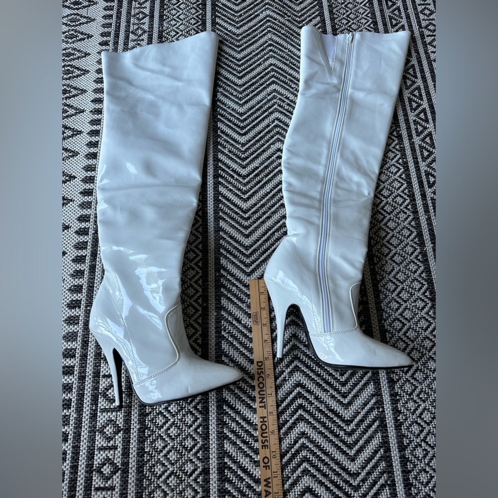 Vintage 80’s Fredericks of Hollywood White patent, leather thigh, high boots sz9